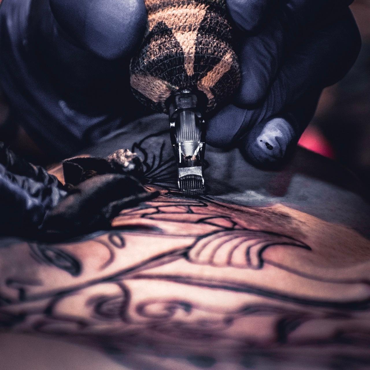 Ephemeral Tattoo. Tatuaż stworzony, żeby zniknąć