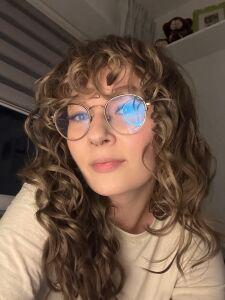 Oliwka artist avatar