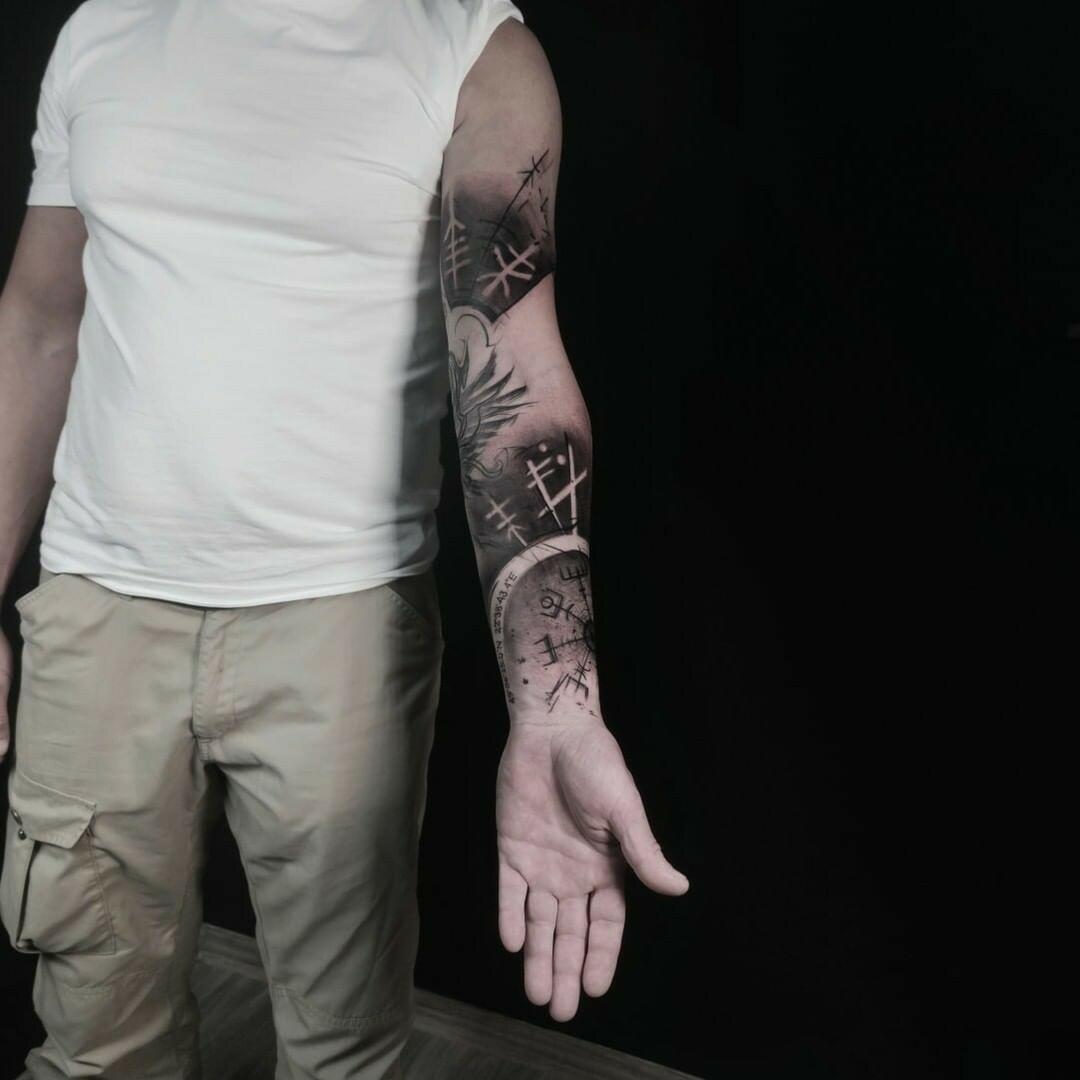Inksearch tattoo La Familia Tattoo Shop