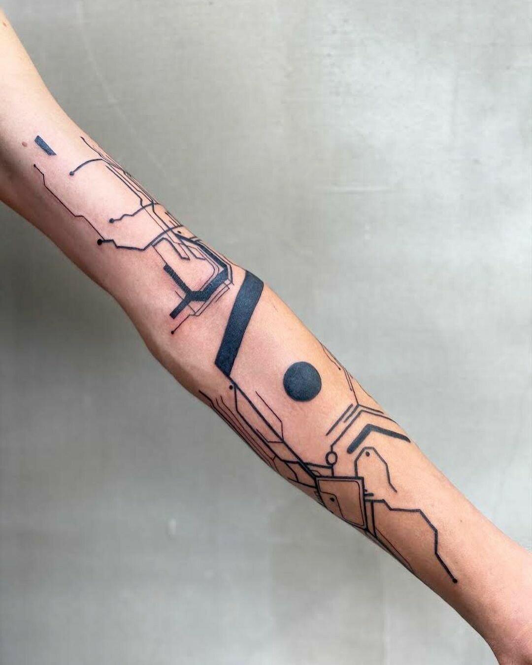 Inksearch tattoo La Familia Tattoo Shop