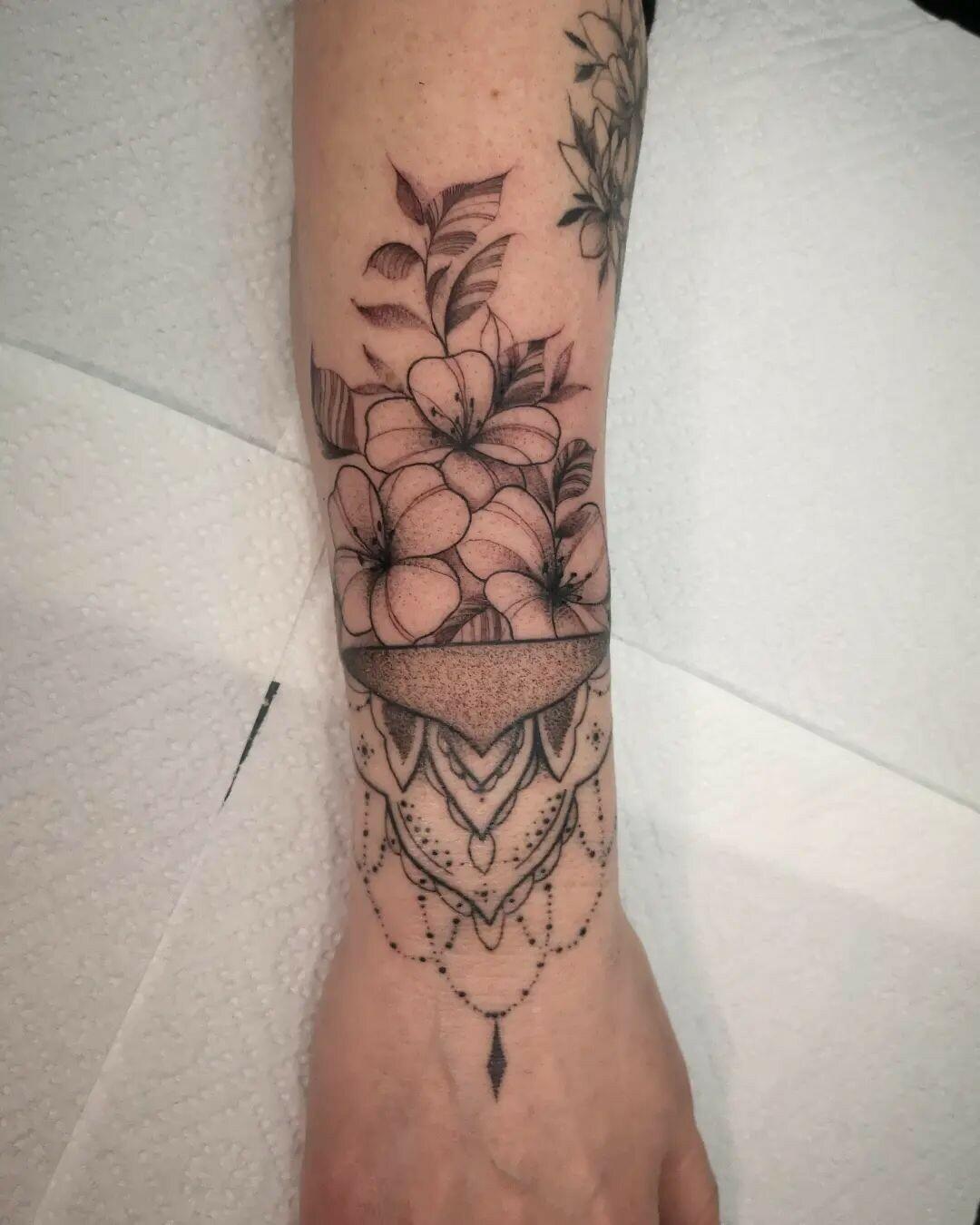 Inksearch tattoo Mimi Art Tattoo