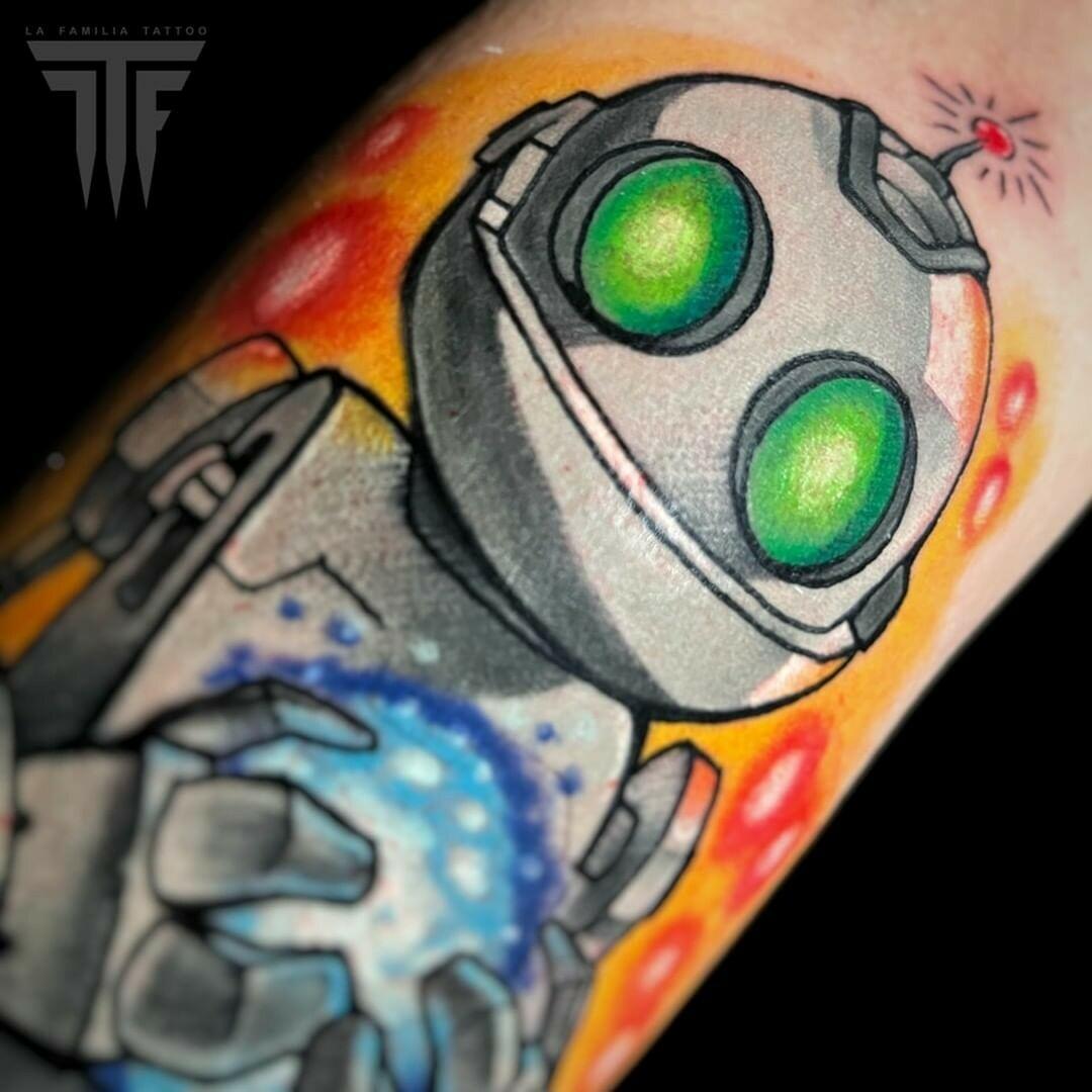Inksearch tattoo La Familia Tattoo Shop