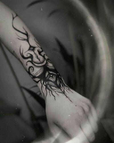 Emanuela Latoszek 🌙 The Sacred Touch ⚜️ inksearch tattoo