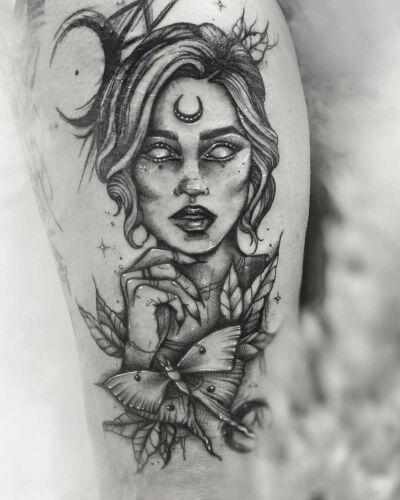 Emanuela Latoszek 🌙 The Sacred Touch ⚜️ inksearch tattoo